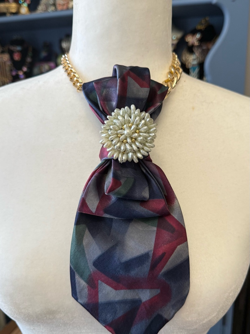 Stunning! New Pearl Burst Brooch Tie Necklace in Navy, Burgundy Jewelry